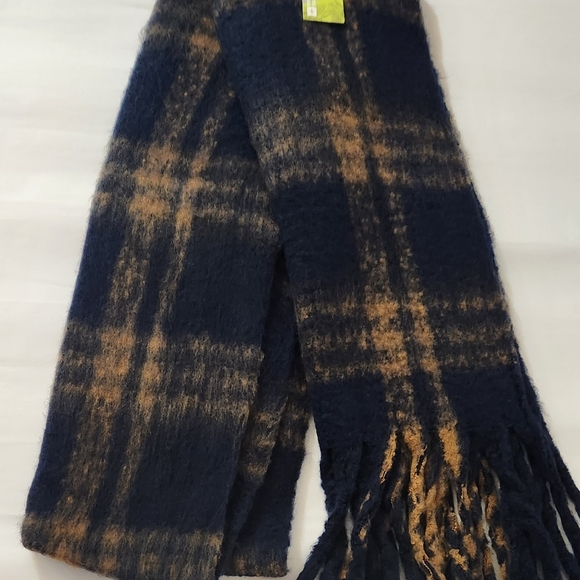 Brand new cosy blanket scarf - Picture 2 of 8